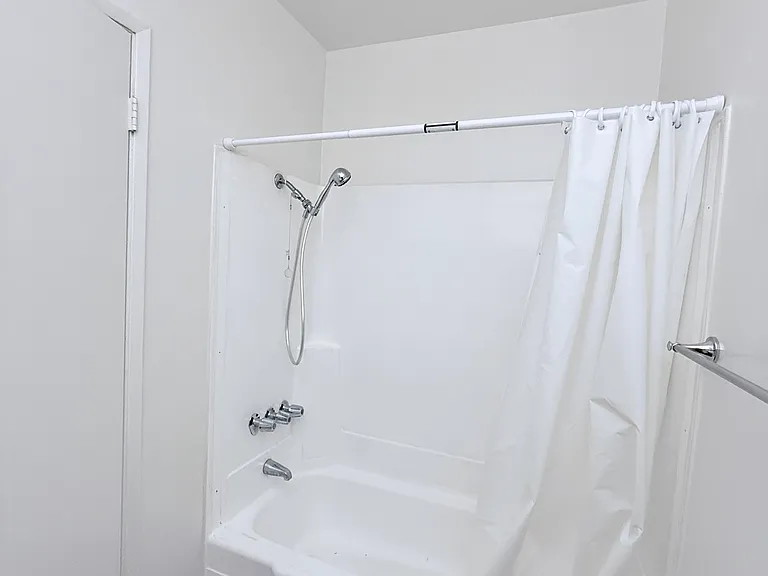 7355 Woodley Ave #8 — Photo 12