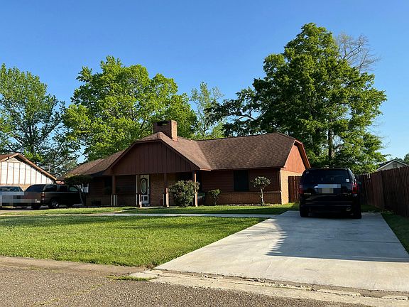 3rd image of 113 Roanoke Cir