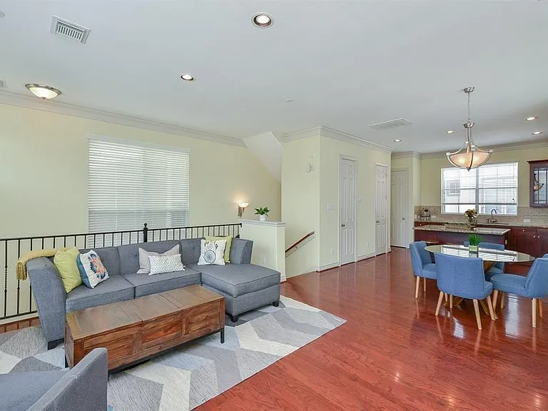 3316 Clearview Cir — Photo 1