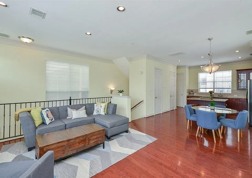 3316 Clearview Cir