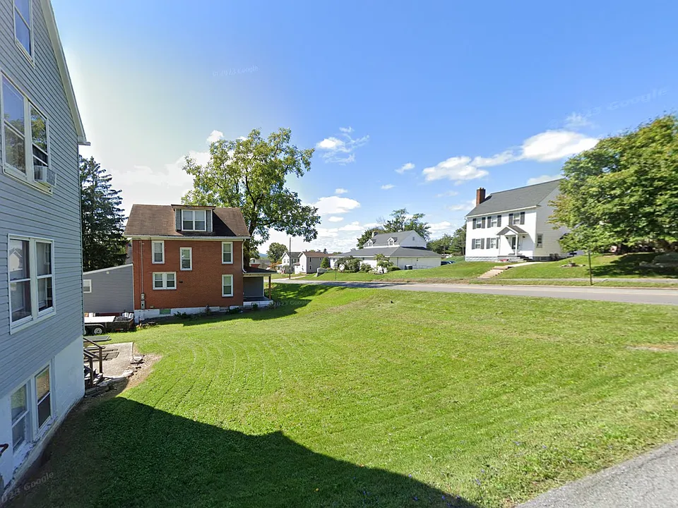 Shared yard
