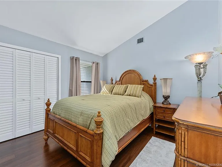 2108 NW Greenbriar Ln — Photo 21