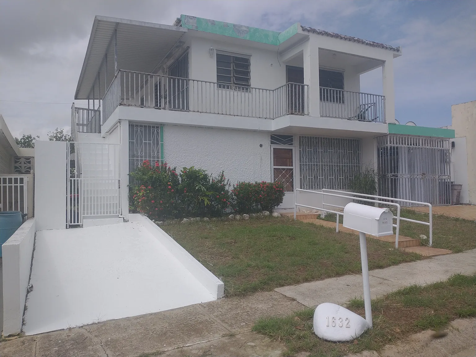 1632 Calle Dalia — Photo 3