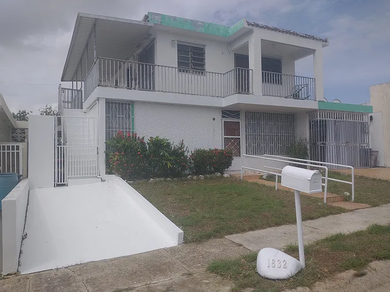 1632 Calle Dalia — Photo 3