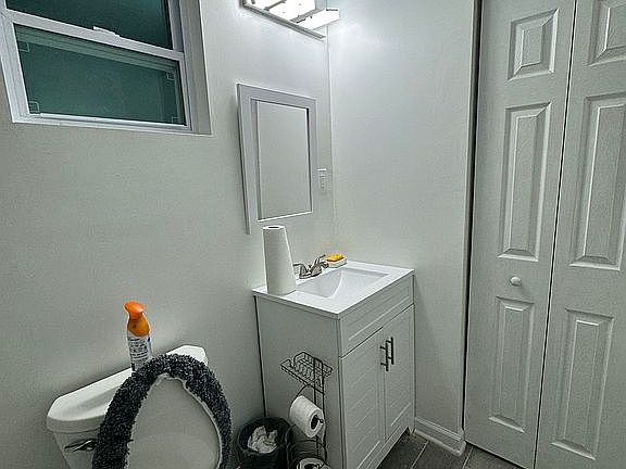 Full Bathroom in pool house 