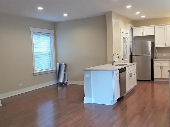 5th image of 6556 N Ashland Ave APT 3