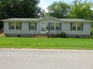 90 Rural St, Austin, IN 47102