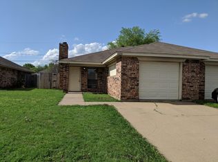 1050 Irene St, Burleson, TX 76028