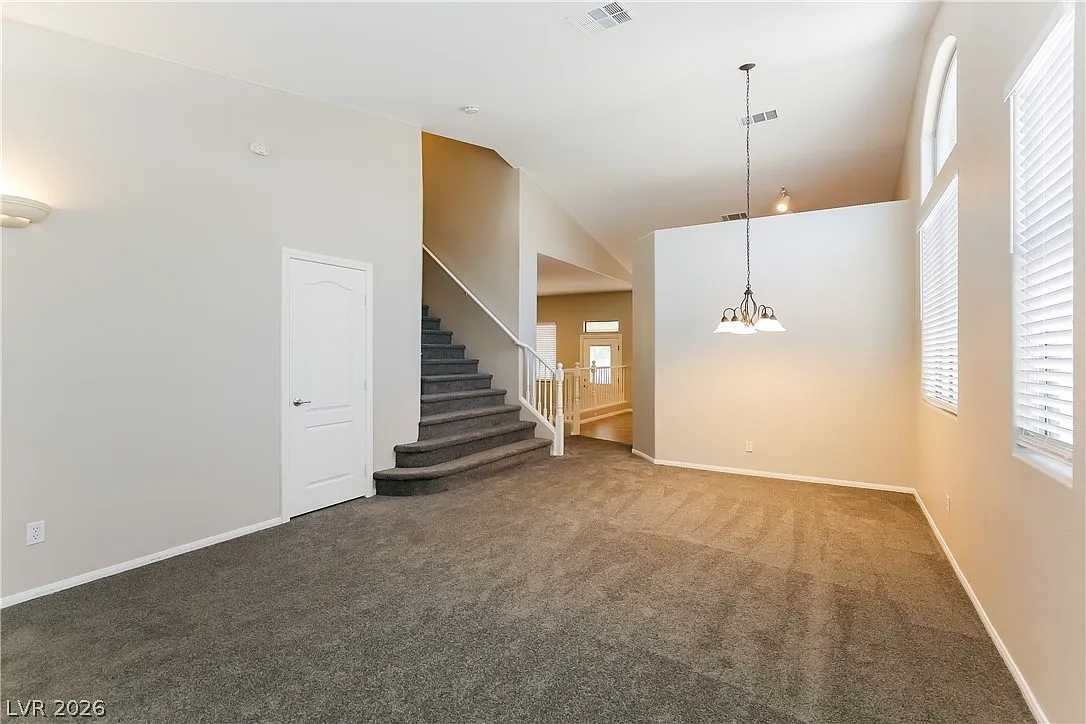 3 bed, 2.5 bath, 1892 sqft, $2,325 — Photo 3
