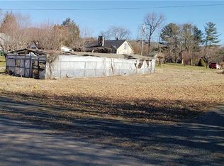 138 Meadow Rd, Burnsville, NC 28714