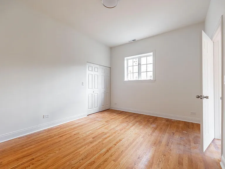 3109 N Harding Ave #3 — Photo 6