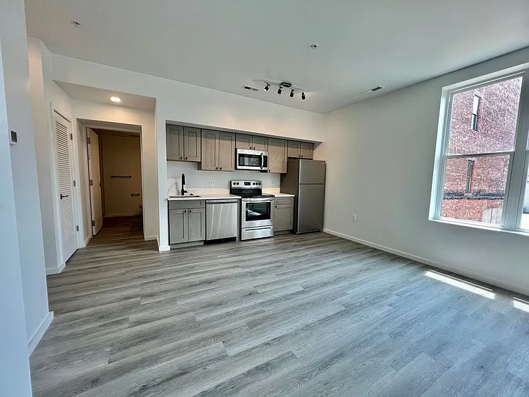 725 W Pratt St. — Photo 31