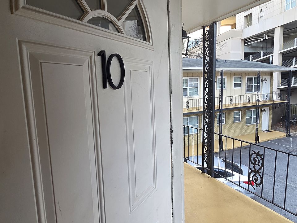 1st image of 21 Delmont Dr NE APT 10