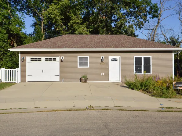 2156 Bald Eagle Ct, Dubuque, IA 52001