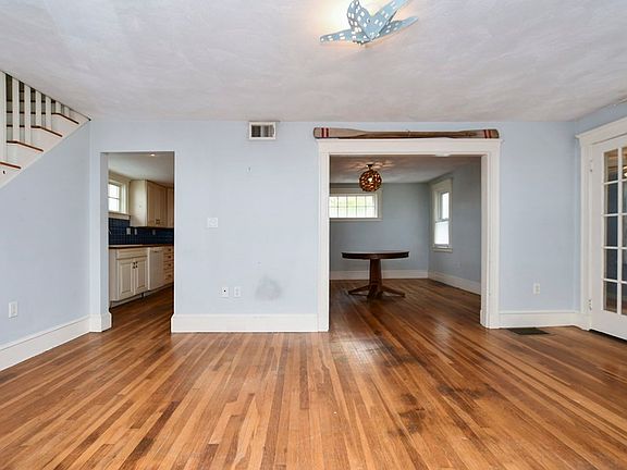 5th image of 571 Quincy Shore Dr