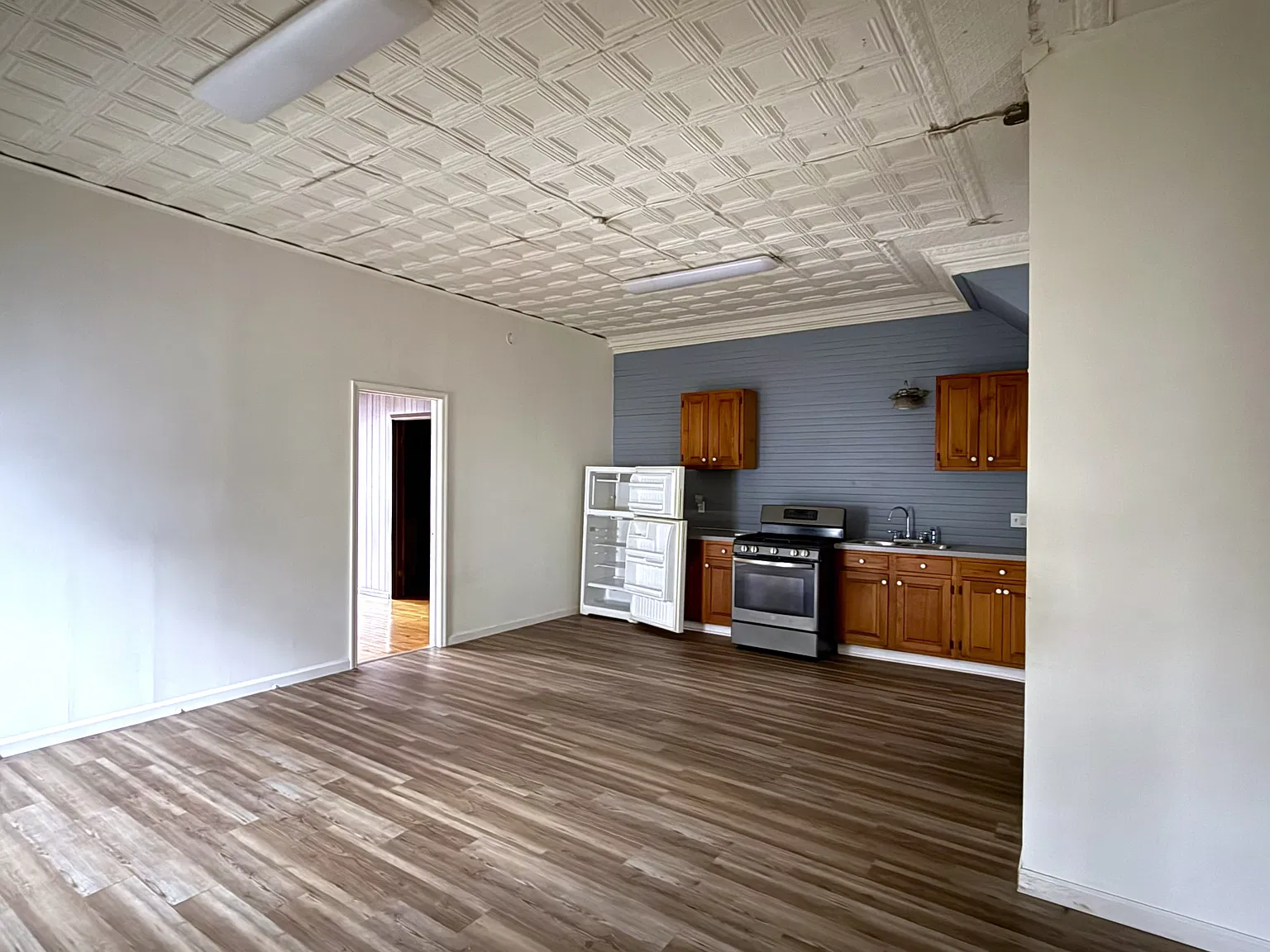 1 bed, 900 sqft, $1,200 — Photo 3