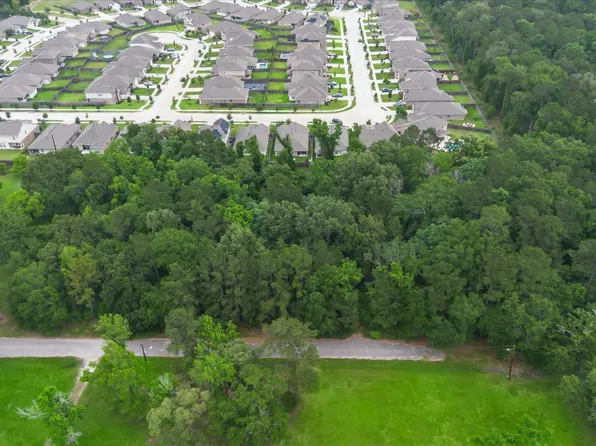 3527 Magnolia Dr, Porter, TX 77365