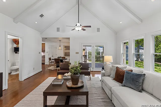 120 Lamont Ave — Photo 41