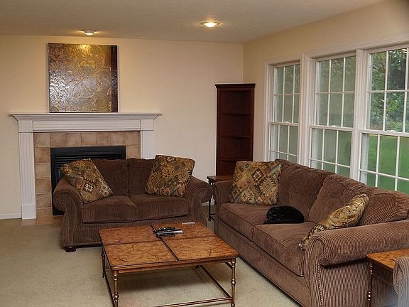 3rd image of 4531 Orchard Creek Dr SE