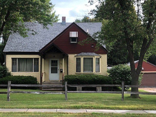 1st image of 1100 E 15th St