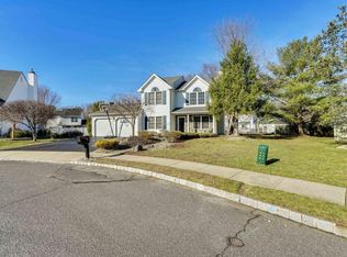 18 Shadow Ridge Ct, Howell, NJ 07731