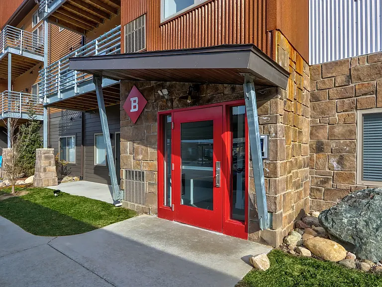Elevation Apartments — Photo 4