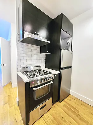 Rented by Delmark Realty LLC | media 12