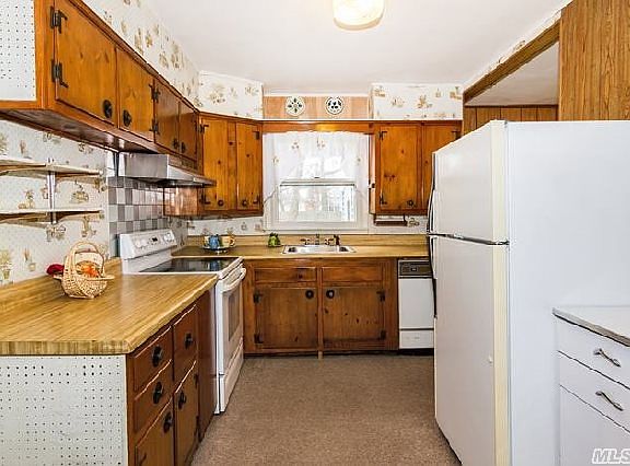 4th image of 34 Colony Dr