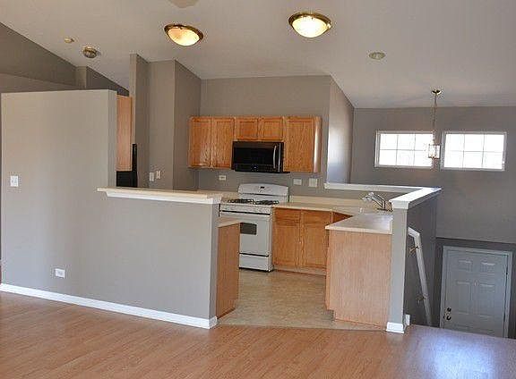2nd image of 1013 Woodview Ct