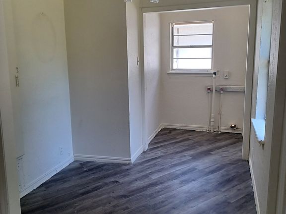 Dining room & Laundry room