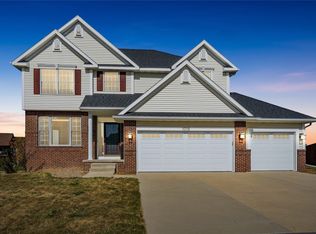 1018 NE Otter Ridge Cir, Ankeny, IA 50021