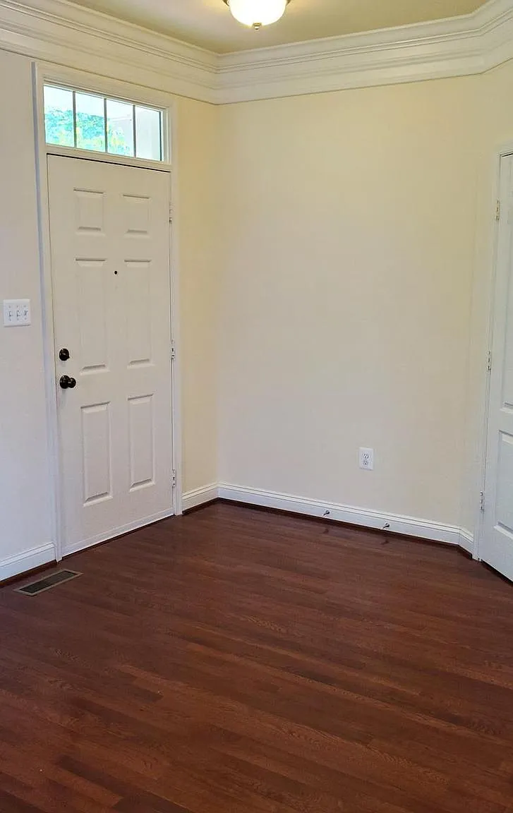 3 bed, 4.0 bath, 1724 sqft, $3,150 — Photo 2