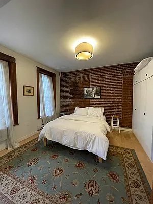 Rented by Compass | media 25