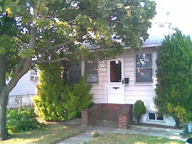 1st image of 4 Sampson St W