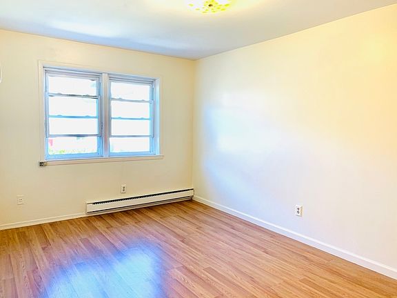4th image of 40-30 77th St #2R