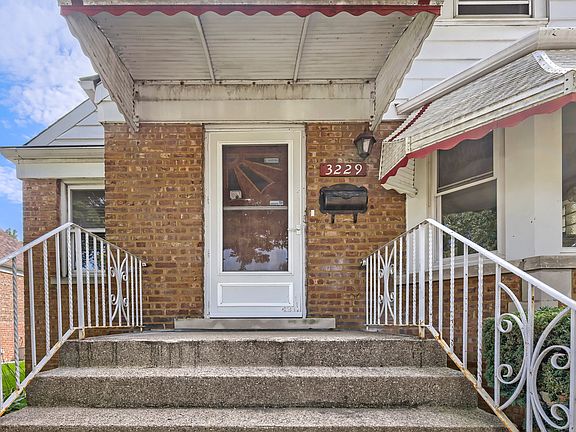 3rd image of 3229 Highland Ave