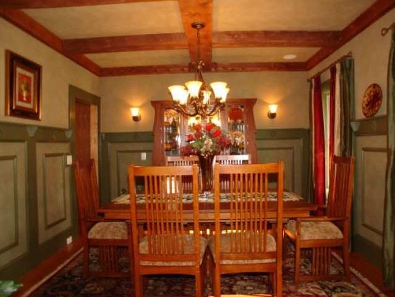 3rd image of 41 RIVERCREST Road