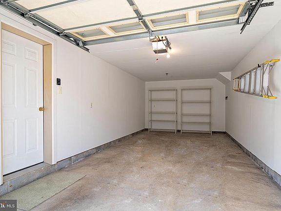 4th image of 10802 Warfield Pl Unit 202