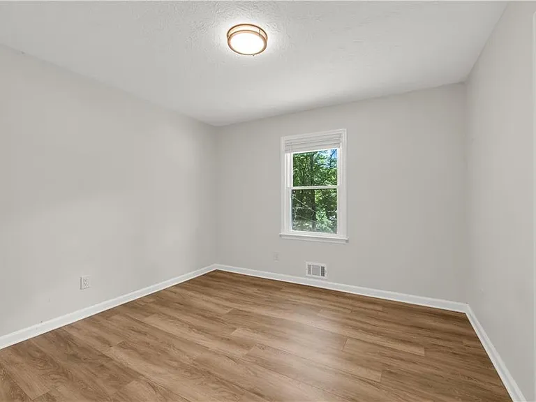 5722 Port Dr — Photo 9