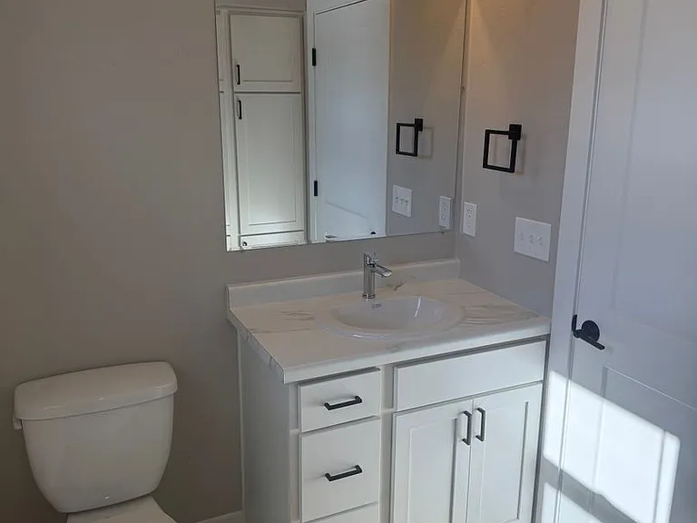 2625 Lawrence Ln — Photo 12