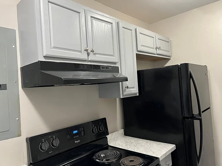 107 Chesapeake Ct — Photo 2