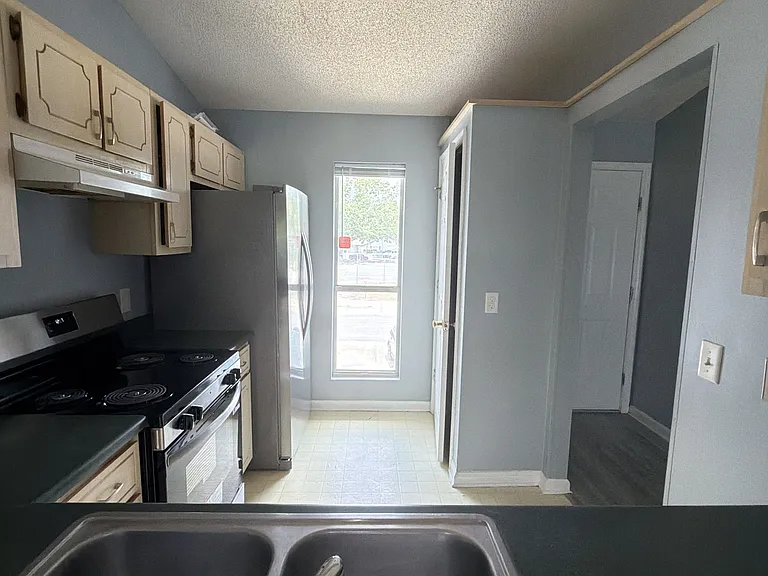 910 Brett Dr #60 — Photo 3