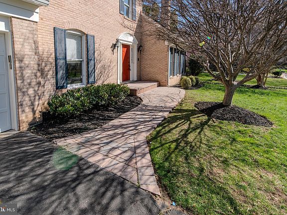 3rd image of 5815 Magic Mountain Dr