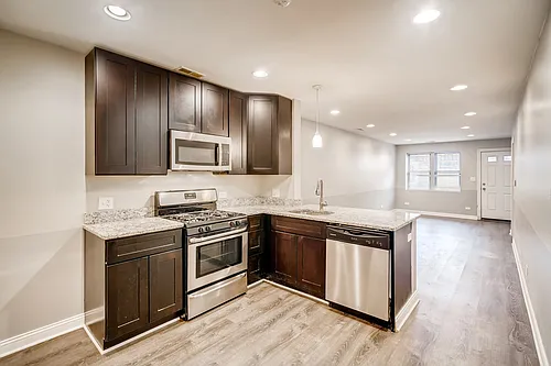 2312 S Seeley Ave #G Photo 1 2312 S Seeley Ave #G Photo 1