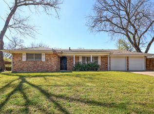 1329 Brookside Dr, Hurst, TX 76053