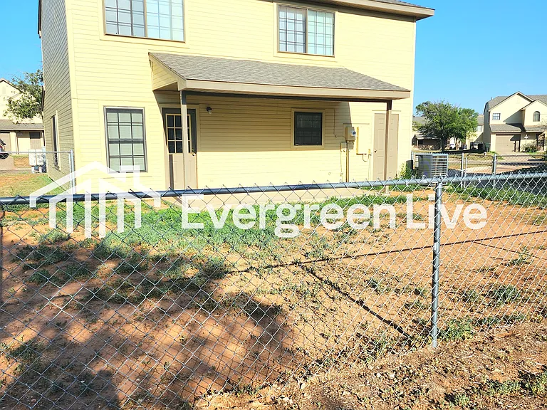 200 Raven Dr — Photo 26