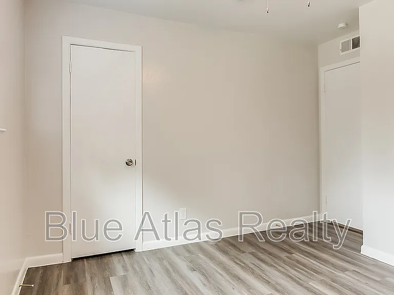 411 E Polk St #10 — Photo 9