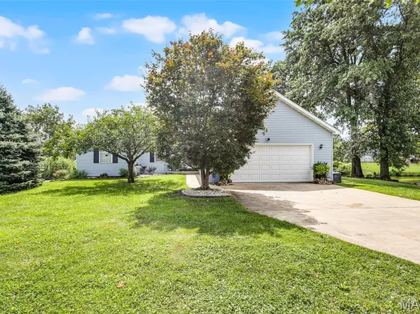 1602 Waikiki Dr, Worden, IL 62097
