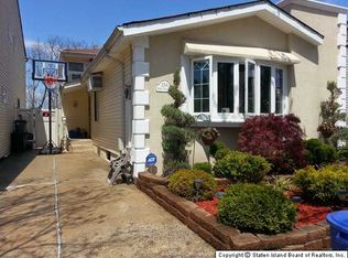 254 Green Valley Rd, Staten Island, NY 10312
