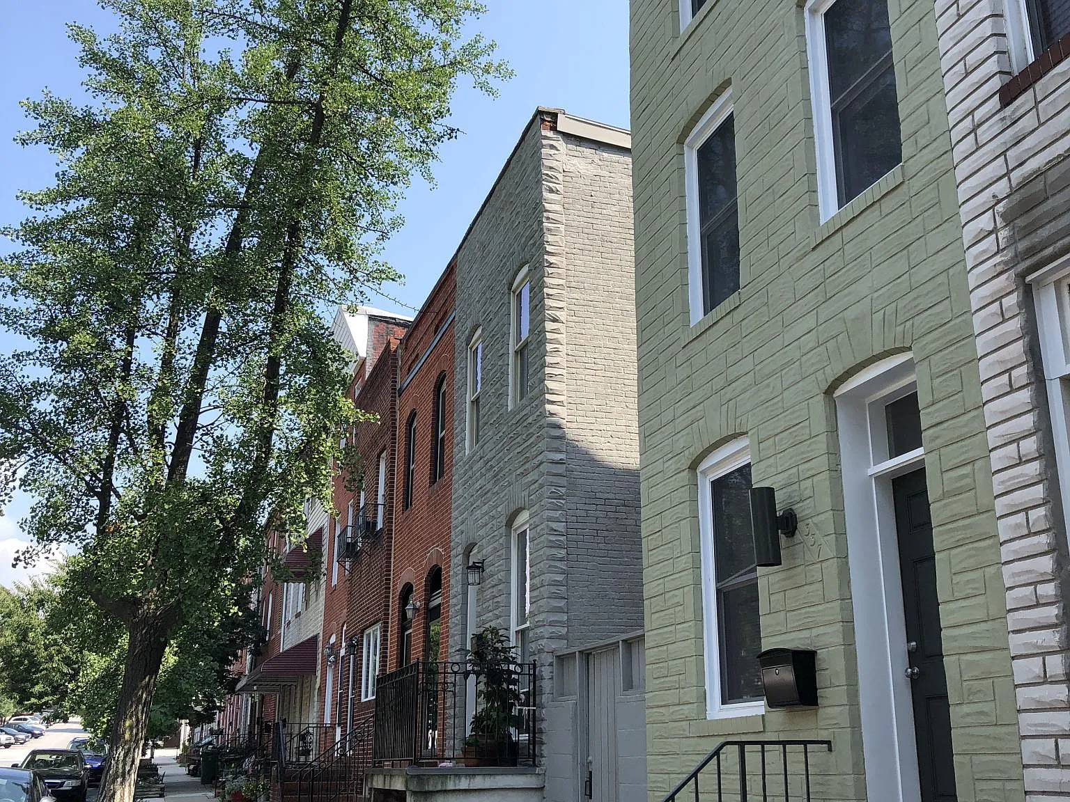 337 S Chester St — Photo 1